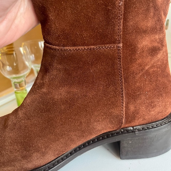 Beautiful Vince Equestrian brown suede boots, made in Italy, size 7, old money - Picture 15 of 16